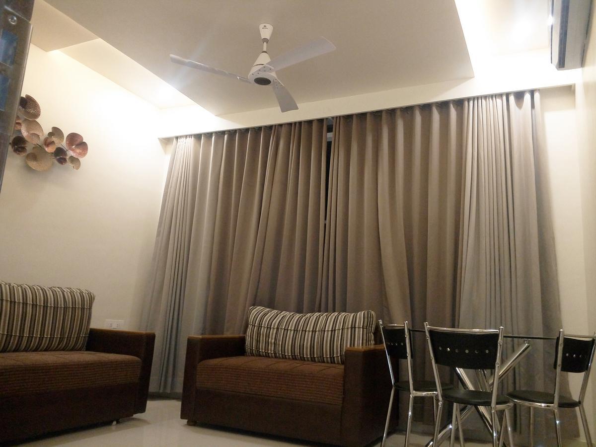 Hotel Pushpak Park Osmanabad Exterior photo